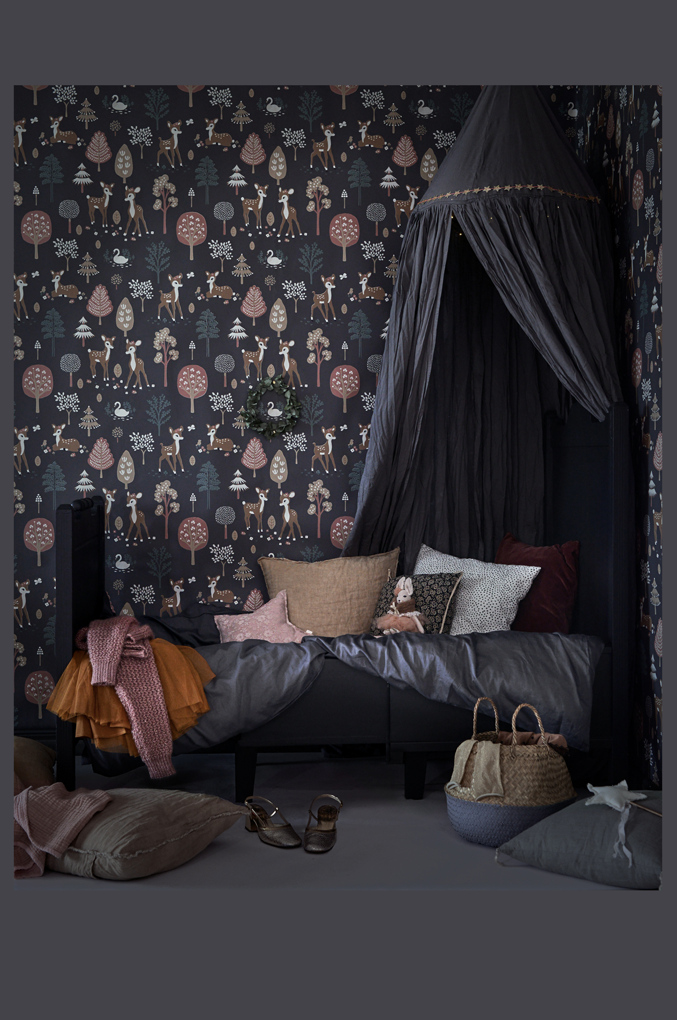 Golden Woods, Deep Grey, Majvillan 3